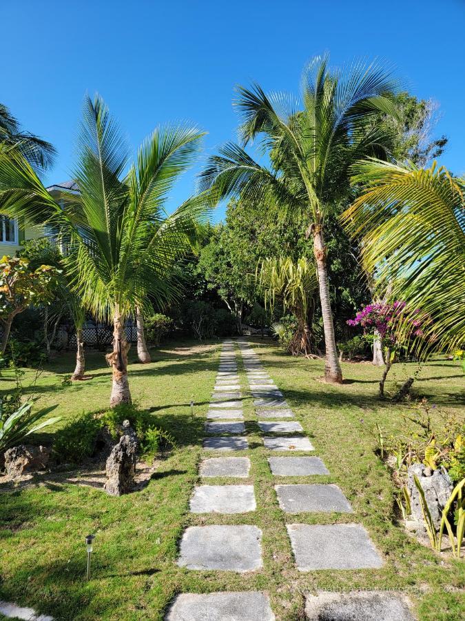 Pineapple Fields Aparthotel Гавърнърс Харбър Екстериор снимка