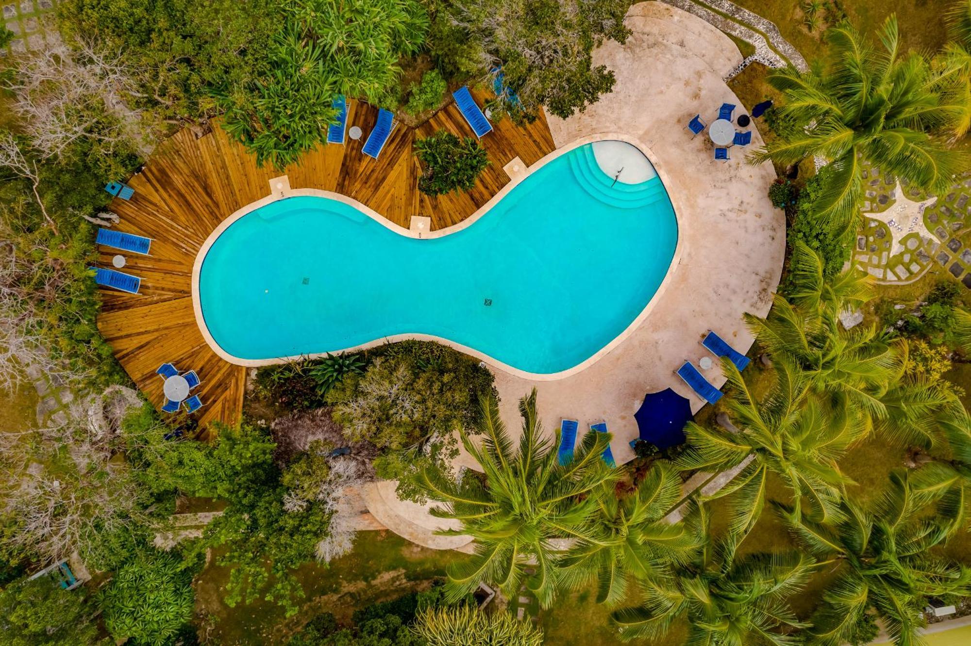 Pineapple Fields Aparthotel Гавърнърс Харбър Екстериор снимка